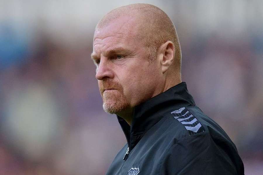 Sean Dyche foi confrontado com a questão de Chermiti