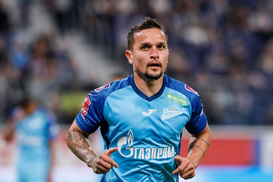 Depois de passagem pelo Zenit, Artur está de volta ao futebol brasileiro