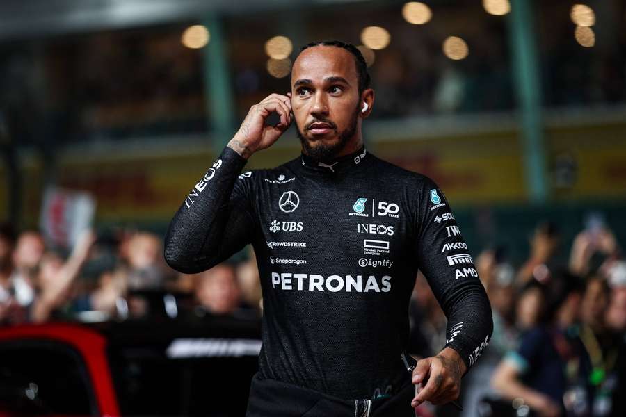 Lewis Hamilton přiznal, že v mládí trpěl depresemi.