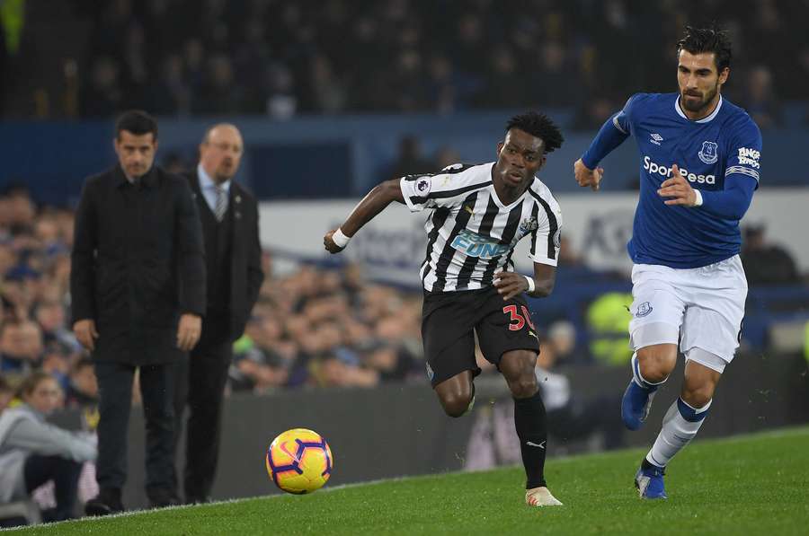 Christian Atsu em ação pelo Newcastle