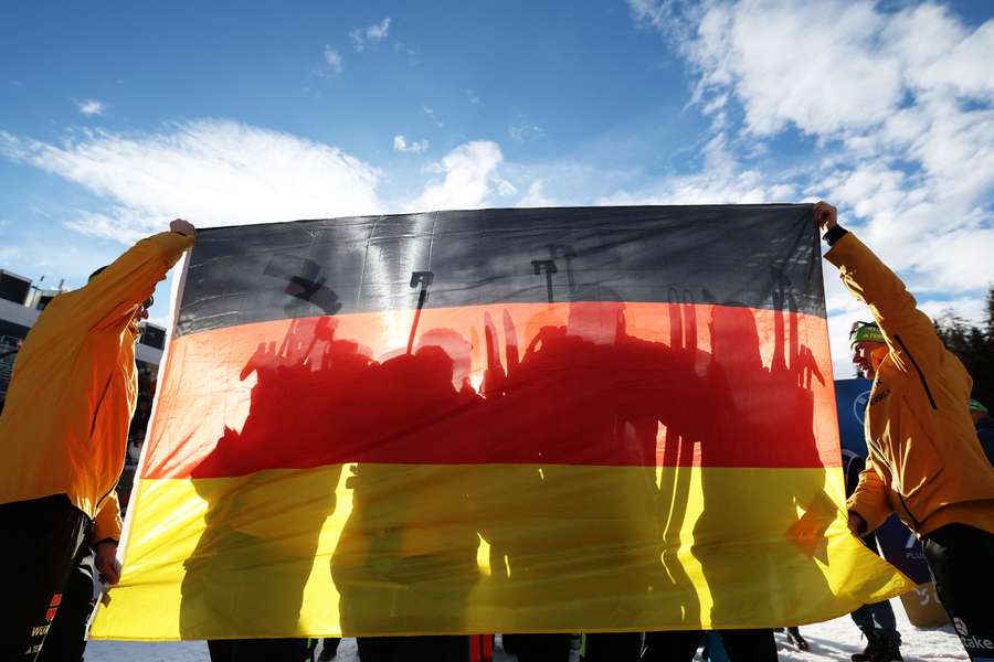 Deutschland hat die Biathlon-WM mit einer Bronzemedaille eröffnet