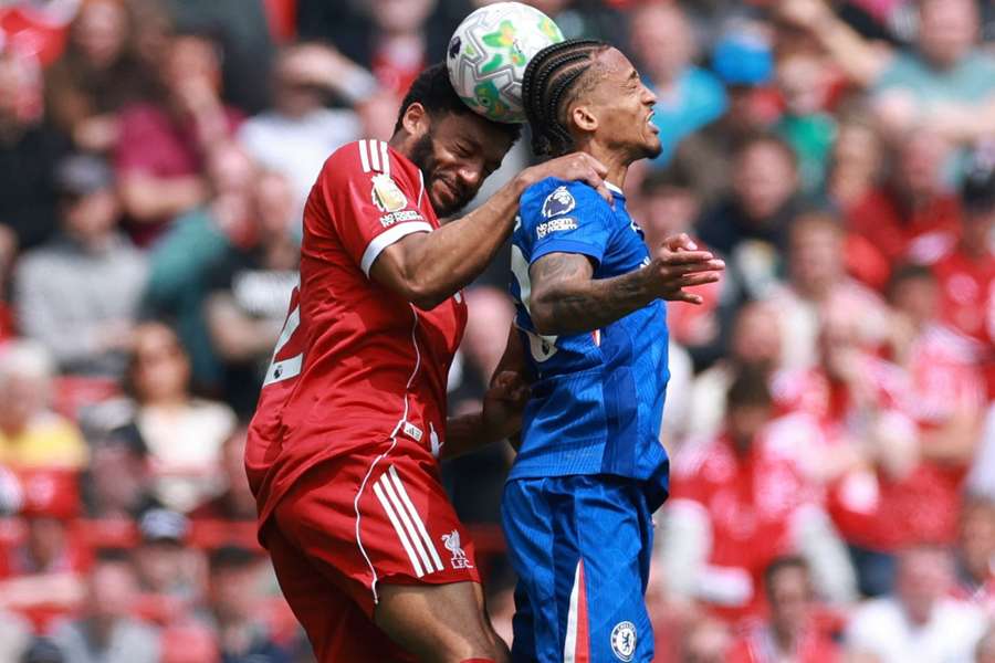 Liverpool e Chelsea ficaram no empate em Anfield