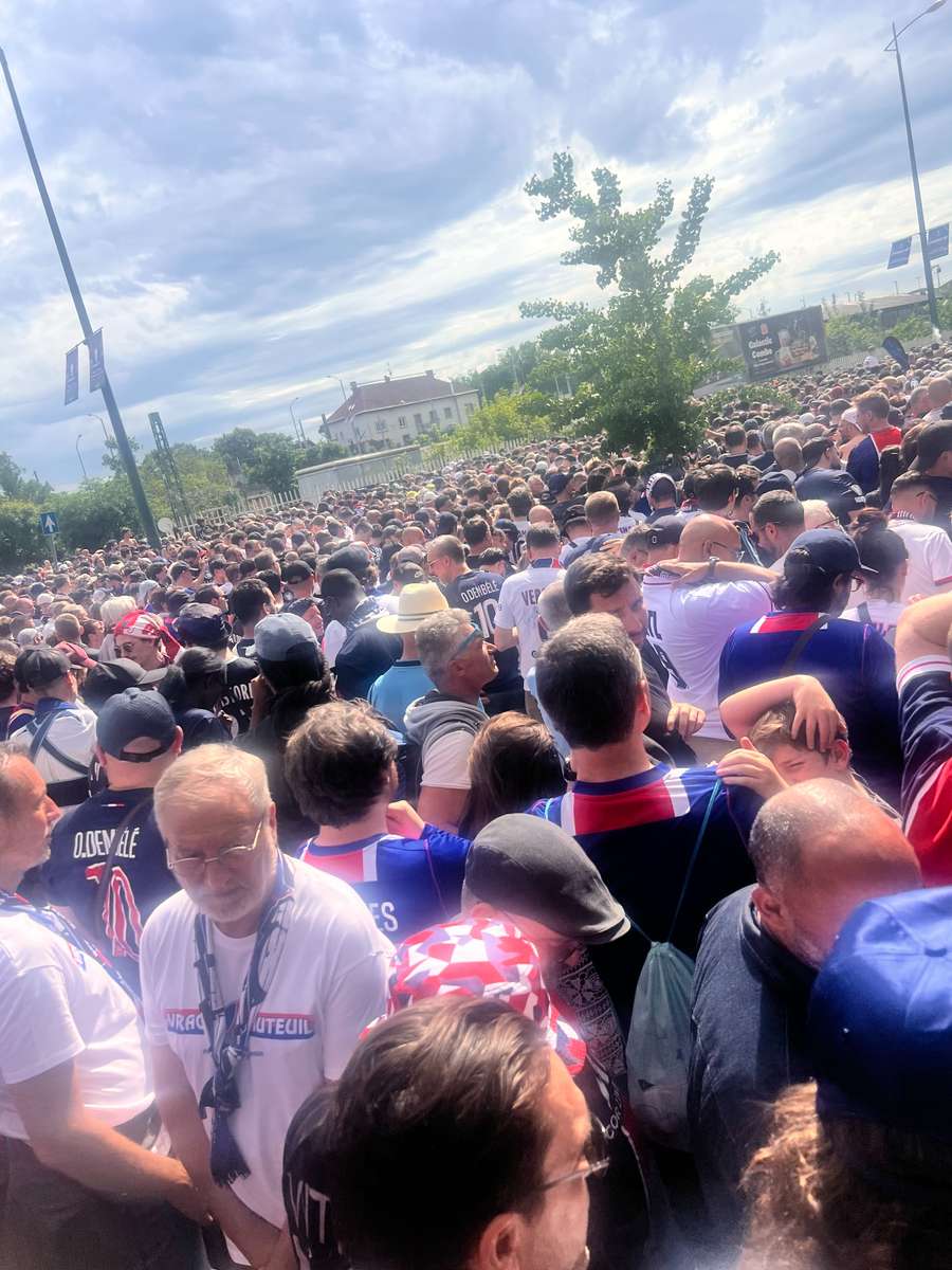 PSG fans ahead of the game