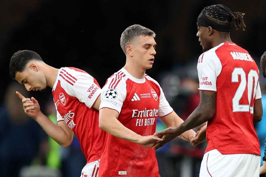 Besiktas in 'advanced talks' with Arsenal winger Leandro Trossard Besiktas in 'advanced talks' with Arsenal winger Leandro Trossard