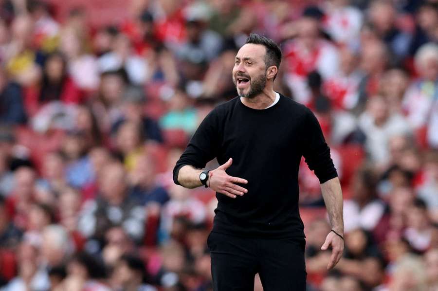 Roberto De Zerbi on the touchline