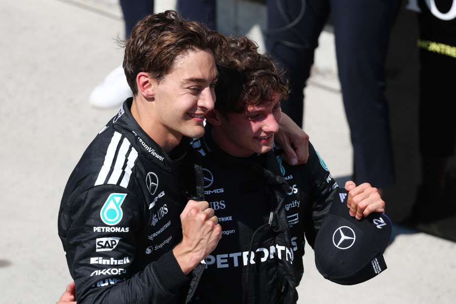Russell y Antonelli celebran el primer y tercer puesto de Mercedes en el GP de Canadá