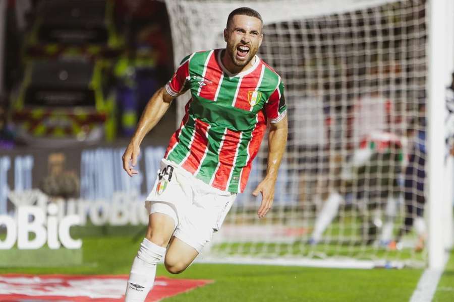 Kikas festeja um golo pelos tricolores Kikas festeja um golo pelos tricolores