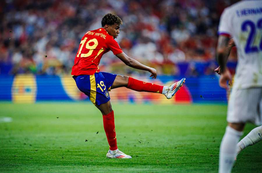 Lamine Yamal marcó un golazo contra Francia