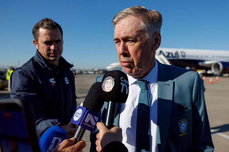 Ancelotti habla ante los medios