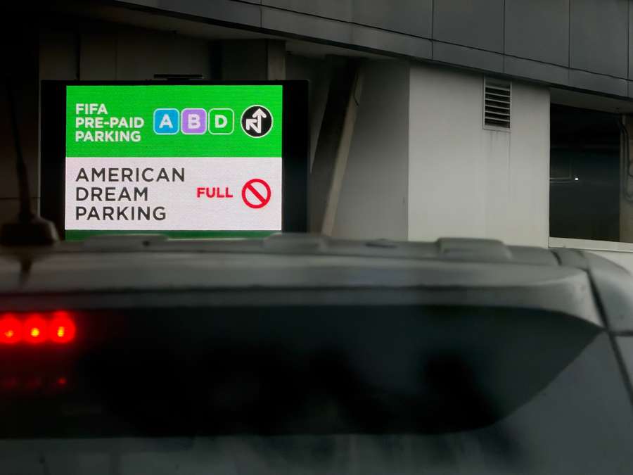 Estacionamento vazio a US$ 250? Nada disso! Shopping vem faturando uma nota com a Copa