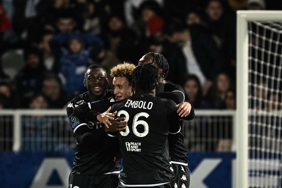 Pour son 1er match en L1, Ben Seghir inscrit un doublé et offre la victoire à Monaco contre Auxerre