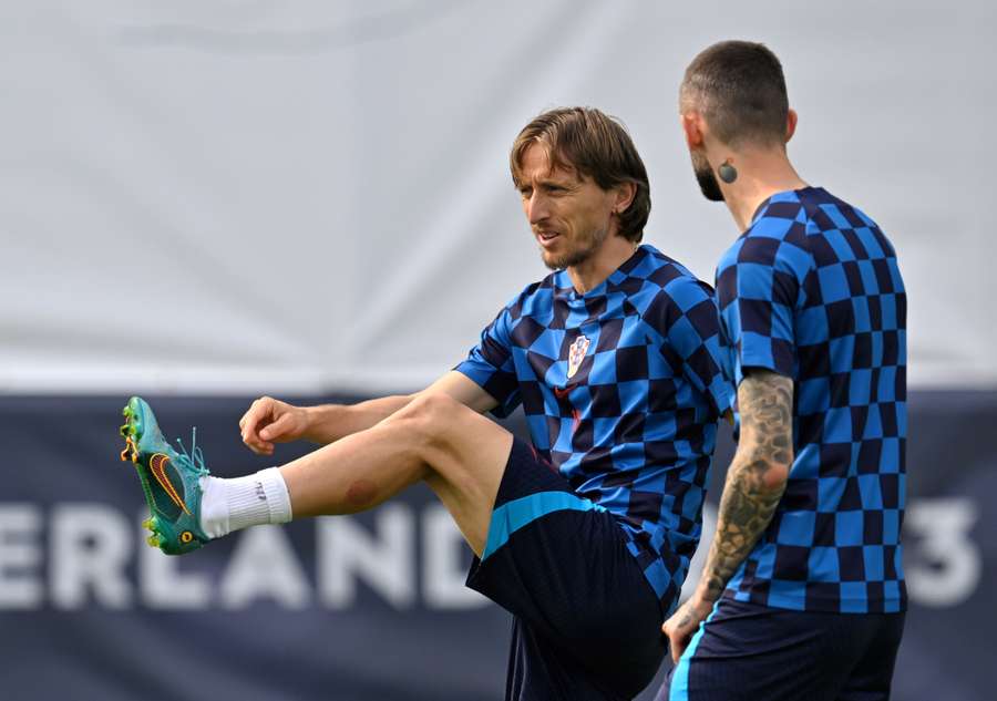Brozovic et Modric avec le maillot de la Croatie