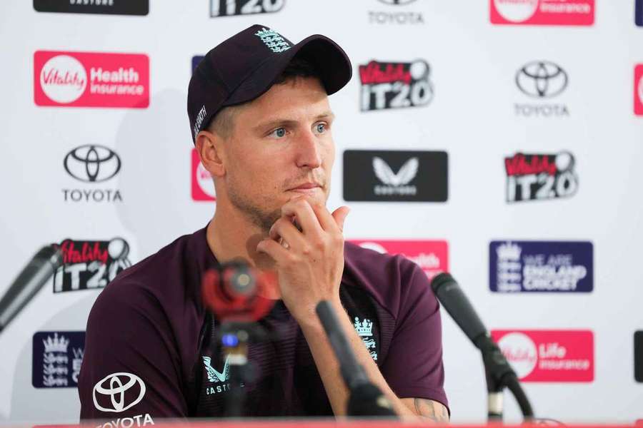 England paceman Carse considered amputation of troublesome toe