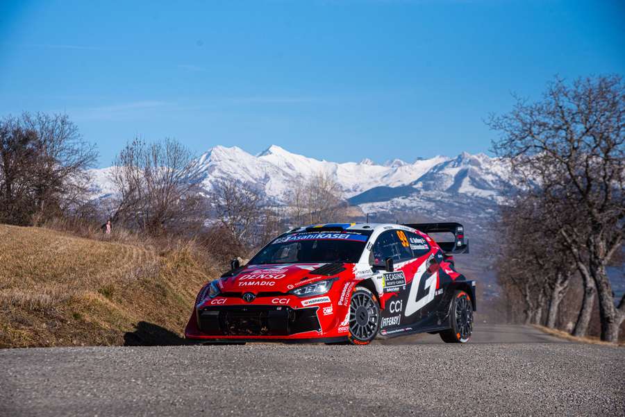 Oliver Solberg cimenta liderança Oliver Solberg cimenta liderança