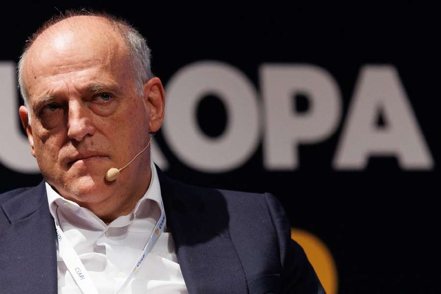 Tebas aparece durante o VI Congresso Ibero-Americano do CEAPI