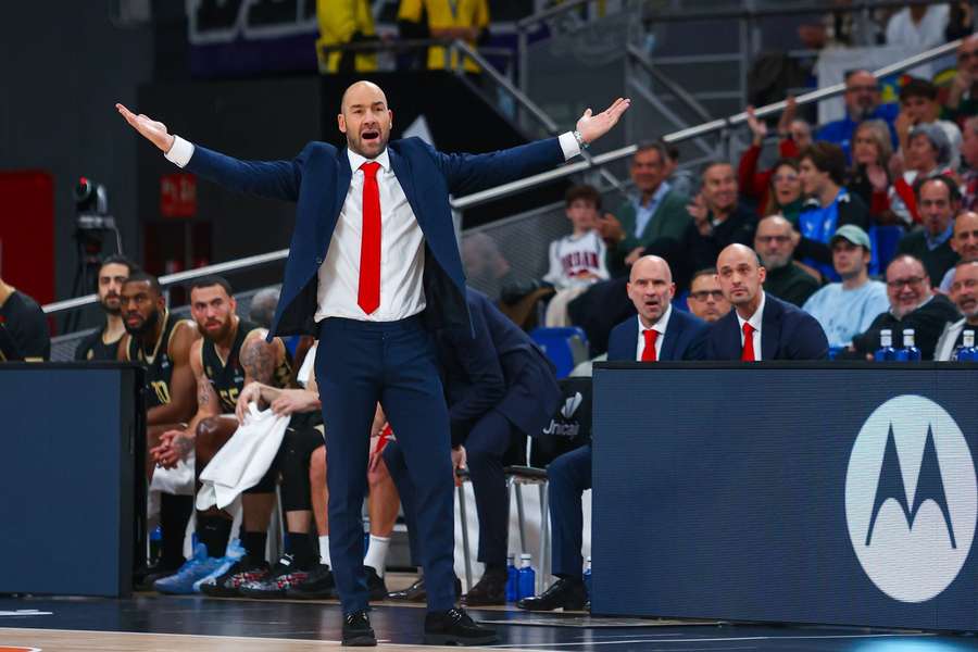Le Monaco de Spanoulis se prend les pieds dans le tapis.