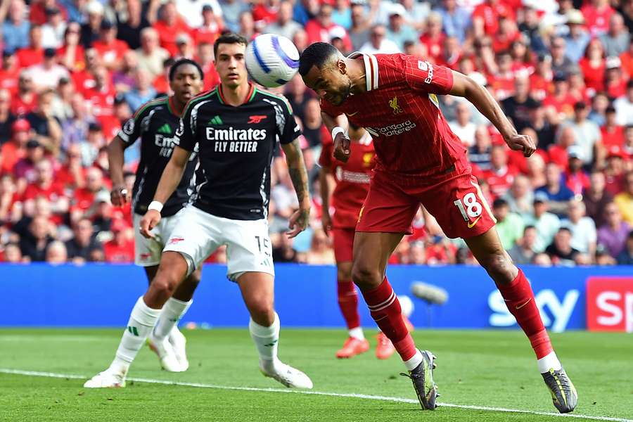 O Liverpool saiu na frente e o Arsenal buscou o empate O Liverpool saiu na frente e o Arsenal buscou o empate