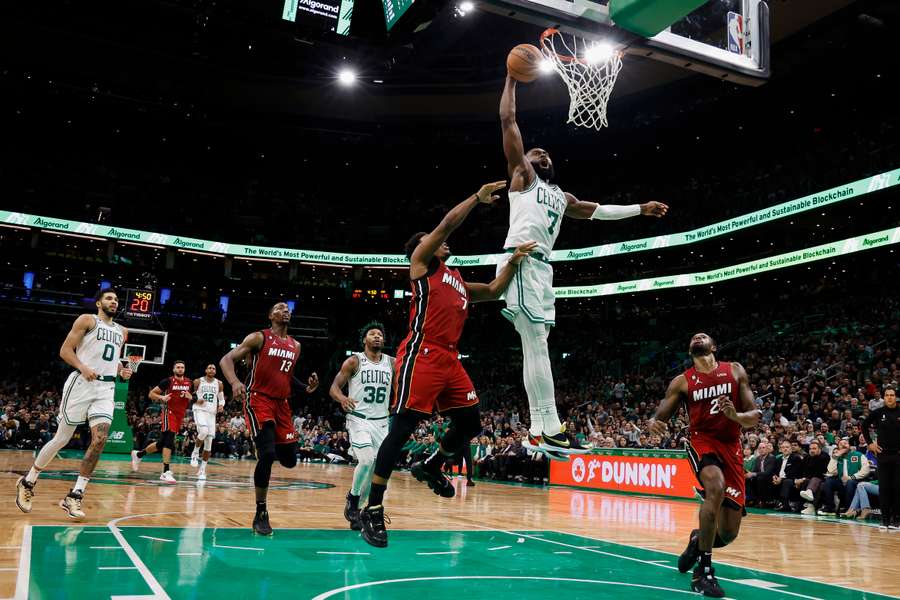 Celtics y Suns caen derrotados: los líderes de las conferencias se ponen de acuerdo