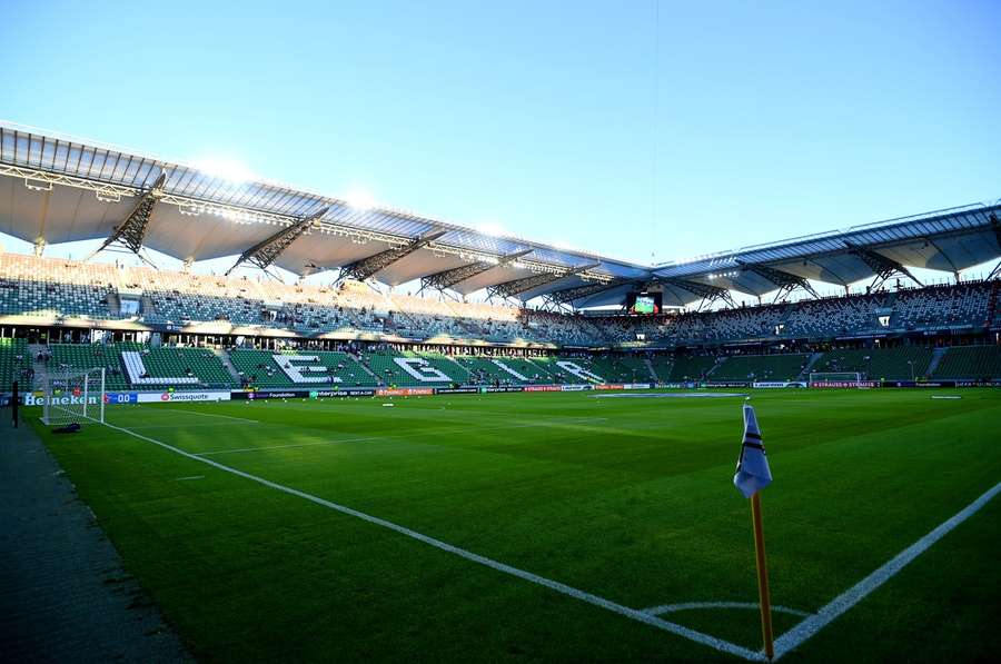 Legia błyskawicznie wyprzedała stadion na Chelsea, w tle napięcia z sektorami gości