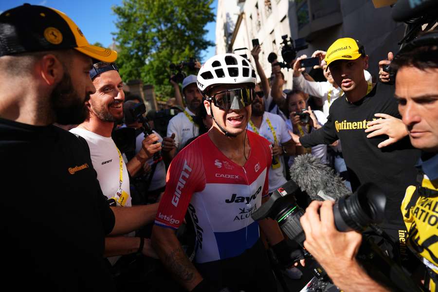 Dylan Groenewegen won weer een etappe in de Tour de France