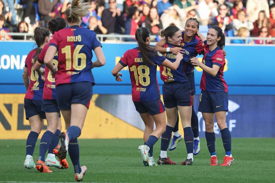 Vicky López celebra un gol con el Barcelona.