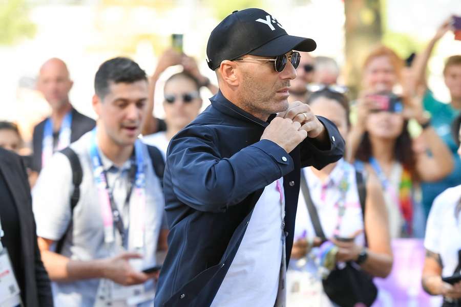 Wird er es? Ganz Frankreich sehnt sich nach "Zizou" als Nationaltrainer