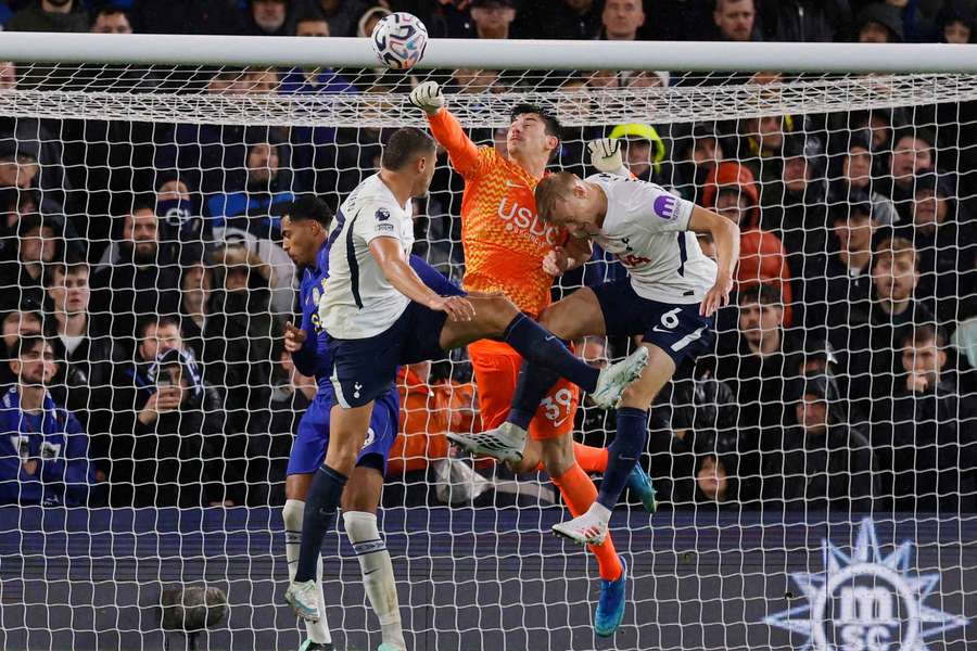 Xabi Alonso backs Penders to face Liverpool despite embarrassing mistake against Tottenham