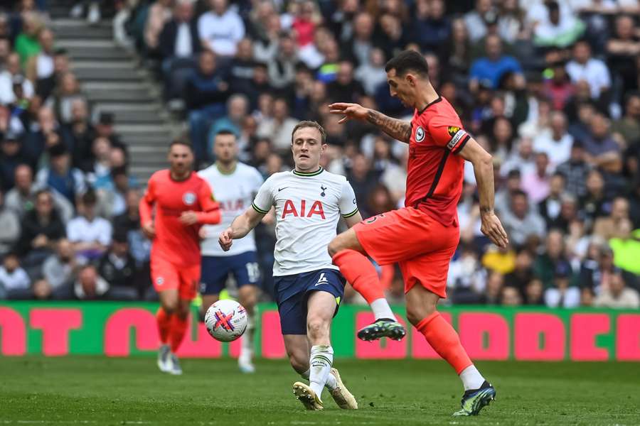 Tottenham Hutspur heeft nu een voorsprong van drie punten op Manchester United