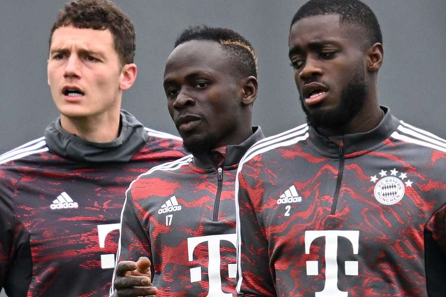 Sadio Mane (m.) im Training der Bayern.