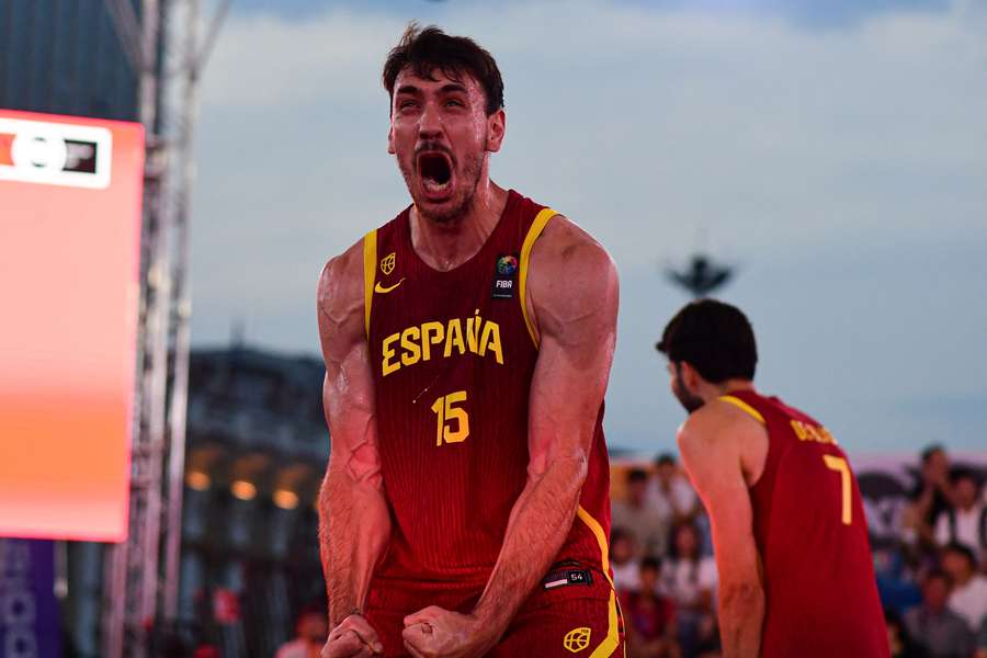 Aurrecoechea celebra con furia la victoria de España