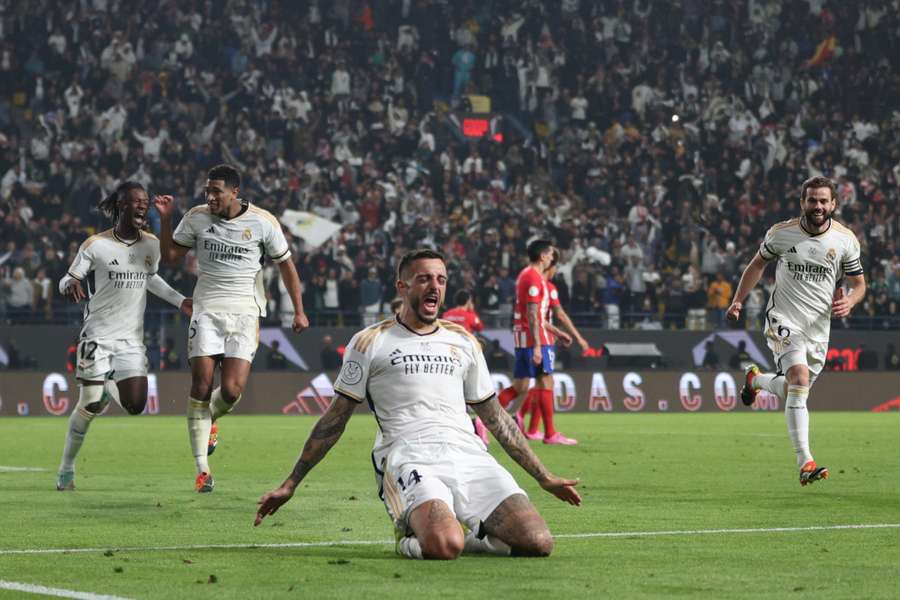 Joselu festeja a vitória do Madrid por 4-3 na Supertaça 2024