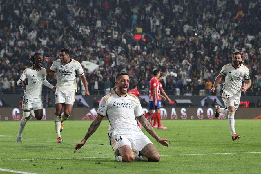 Joselu festeja a vitória do Madrid por 4-3 na Supertaça 2024 Joselu festeja a vitória do Madrid por 4-3 na Supertaça 2024