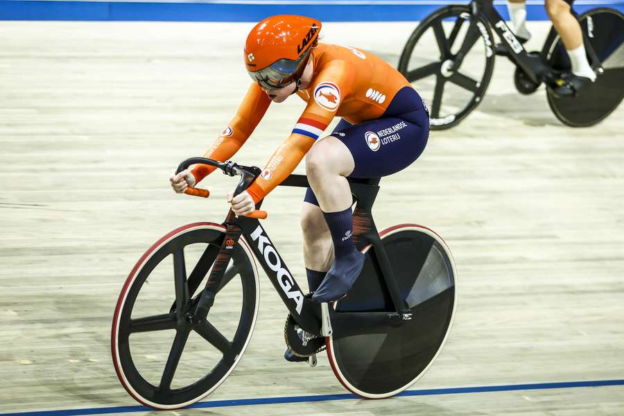 Hetty van de Wouw in actie op de piste van Omnisport in Apeldoorn