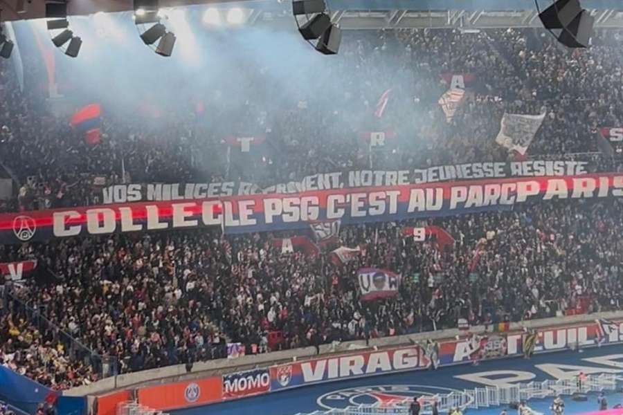 La banderole en tribune Auteuil. La banderole en tribune Auteuil.