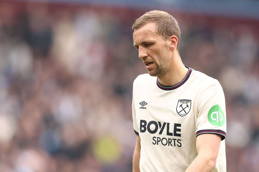 Tomáš Souček si musí na rozhodnutí ohledně budoucnosti ve West Hamu ještě počkat.
