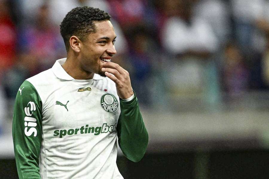 Vitor Roque é a esperança de gols do Palmeiras