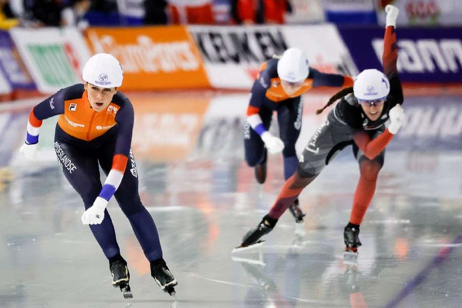 Irene Schouten rondt ploegspel op massastart perfect af; Marijke Groenewoud brons