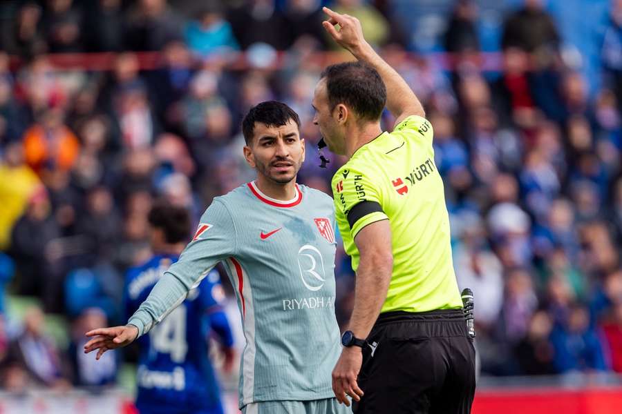 Correa neudržal nervy na uzde.