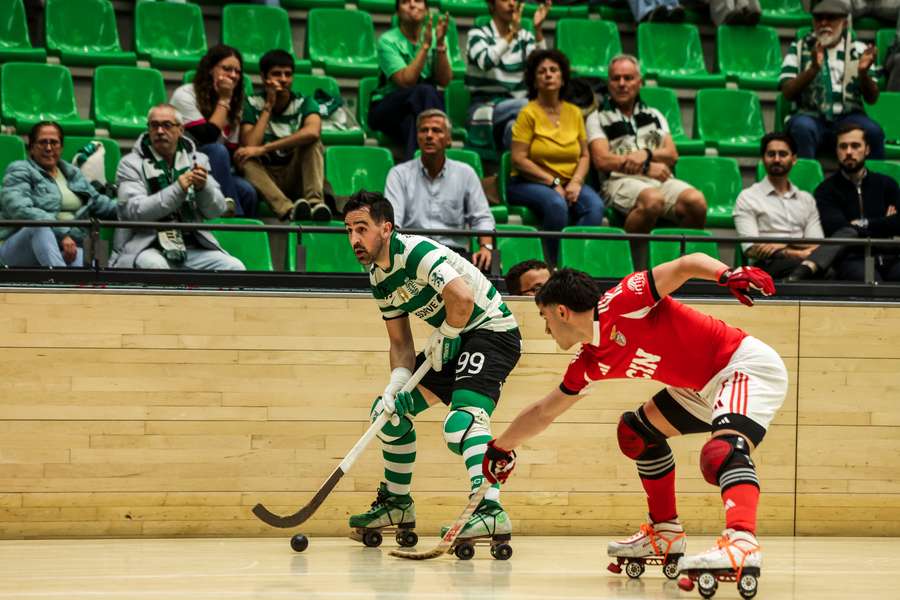 Sporting e Benfica empataram a dois golos no Pavilhão João Rocha