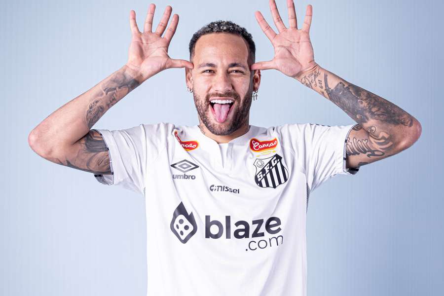 Neymar deverá atuar por 30 minutos nesta quarta-feira (5)