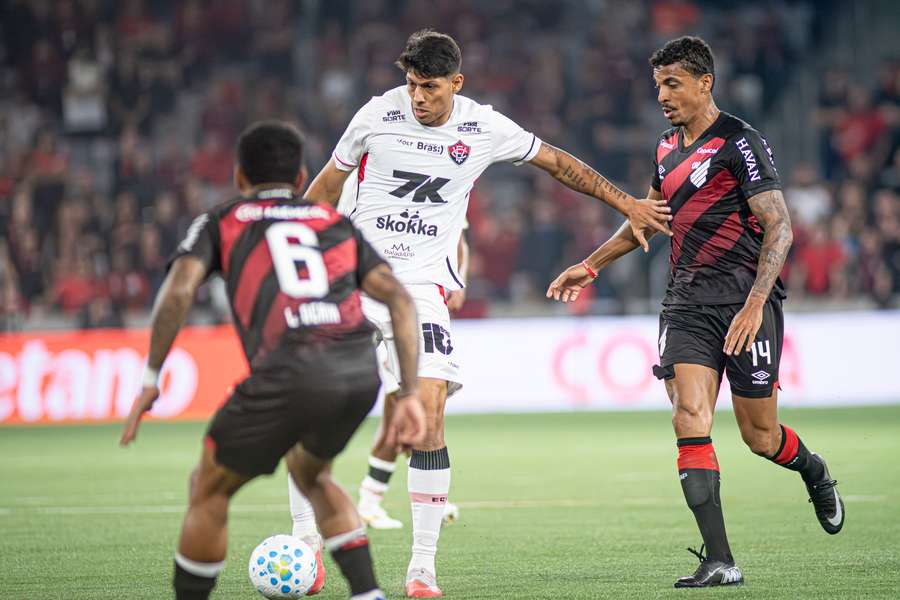 Vitória x Athletico-PR: onde assistir e detalhes do duelo pela Copa do Brasil