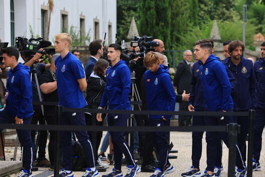 Plantel do FC Porto esteve presente no funeral de Jorge Costa