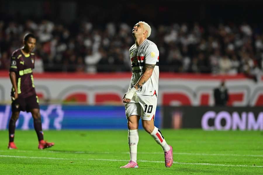São Paulo perdeu ida e volta para LDU nas quartas