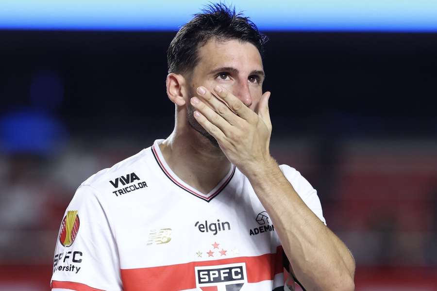 Calleri fez gol, mas São Paulo perdeu para Ponte em casa