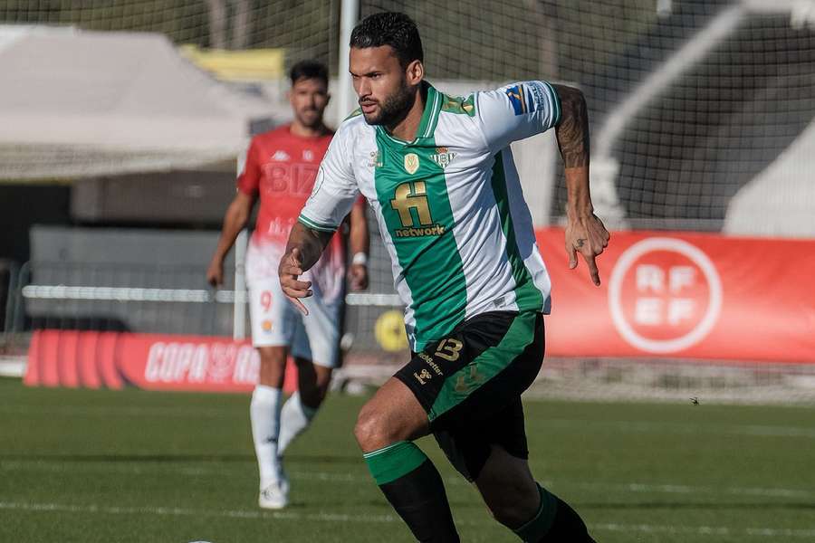 Puchar Króla. Betis eliminuje zespół z Ibizy, męczarnie Osasuny