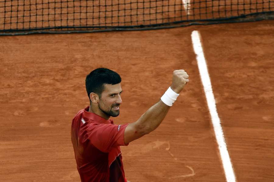 Wieder gezittert, wieder weitergekommen: Novak Djokovic steht im Viertelfinale von Roland Garros.