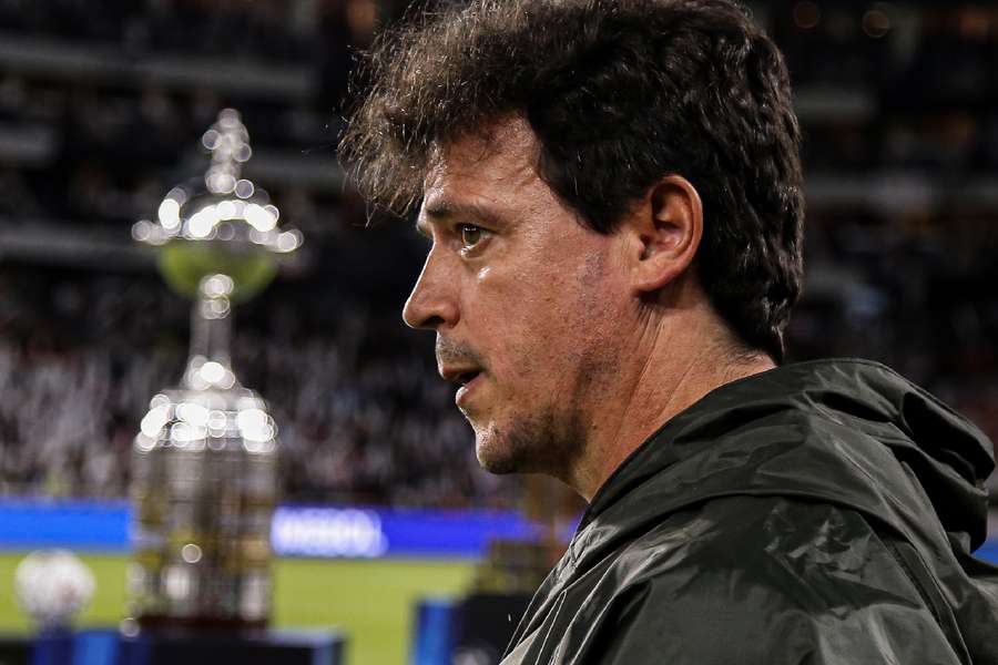 Fluminense, de Fernando Diniz, acabou sendo derrotado pela LDU, em Quito, nessa quinta-feira (22) 