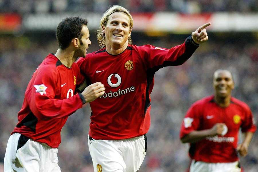 Diego Forlan i Manchester United trøjen