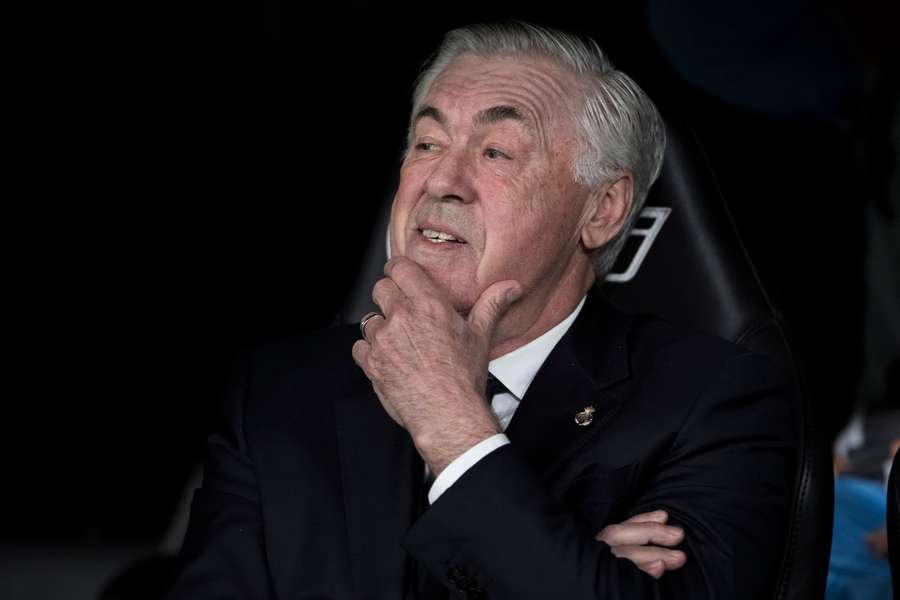 El técnico del Real Madrid, Carlo Ancelotti, durante el partido del equipo contra el Athletic Club.