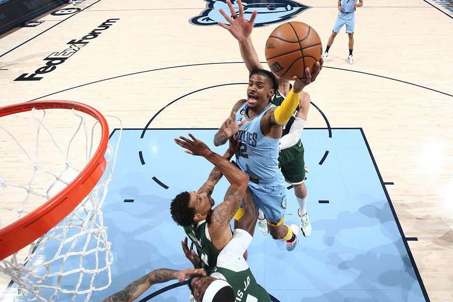 Os Memphis Grizzlies alargaram a série positiva